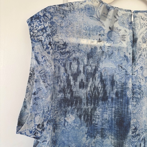 Blue Patterned Sleeveless Top - Picture 6 of 8